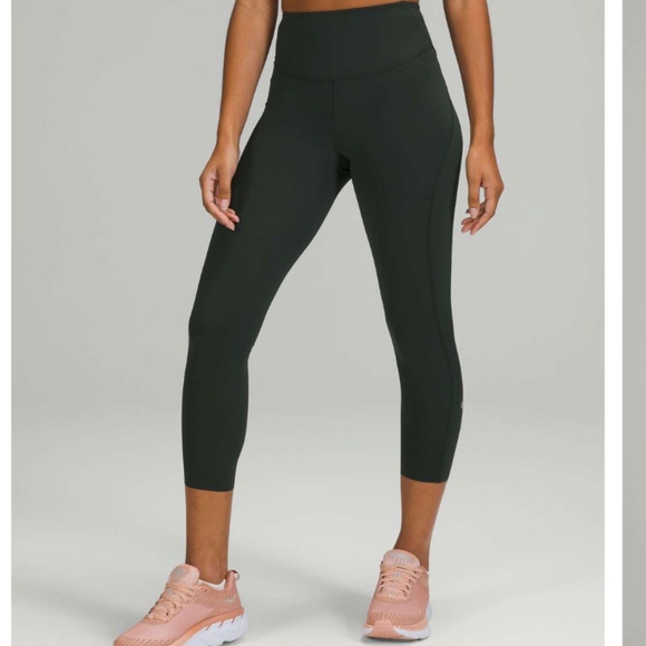 Lululemon Base Pace Crops size 16 - Picture 2 of 6